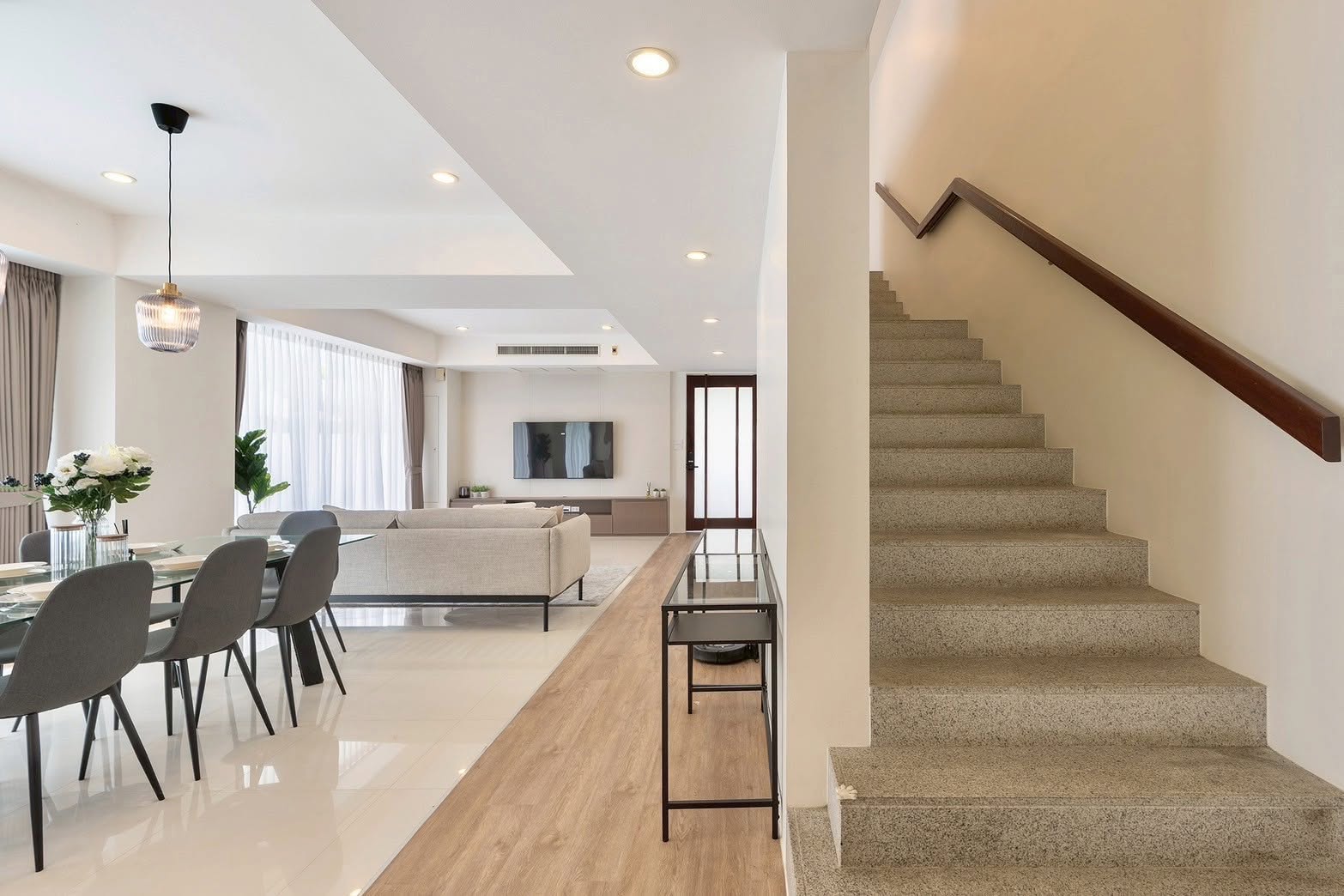 ให้เช่า บ้านเดี่ยว Courtyard Villa พระราม 9–วงแหวน | 340 ตร.ม. | 4 ห้องนอน 4 ห้องน้ำ | สระว่ายน้ำส่วนตัว | Fully Furnished - Image 9