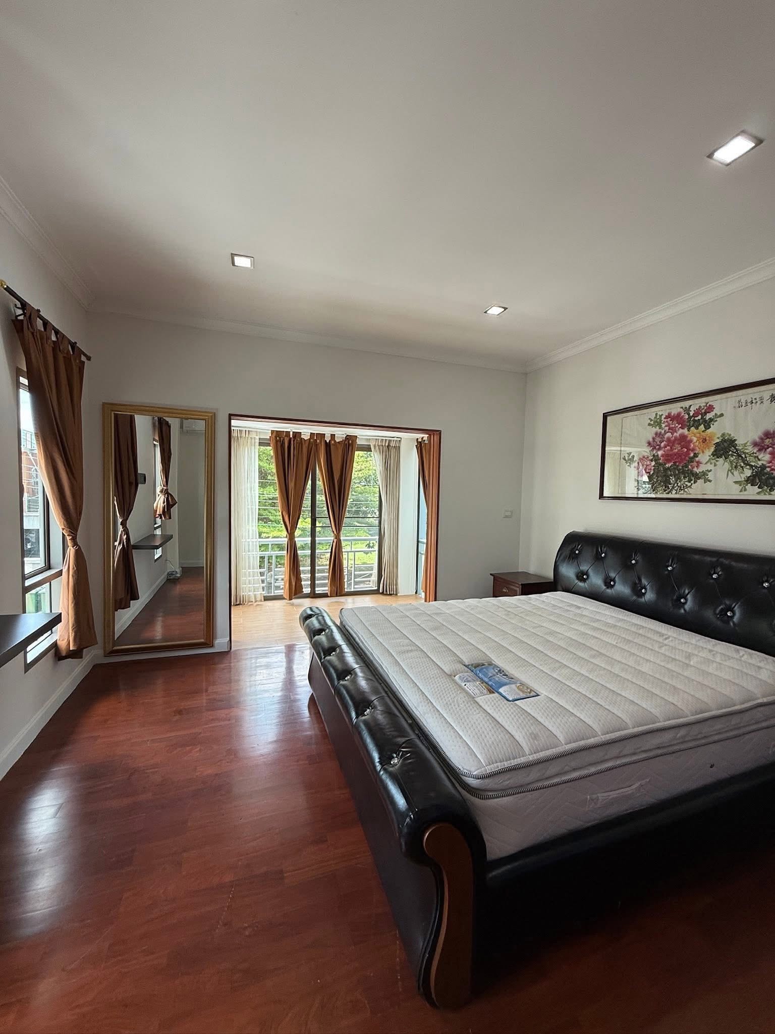 ขาย ให้เช่า บ้านเดี่ยว Masterpiece Rama 9 | 99.6 ตร.ว. | 241 ตร.ม. | 3 ห้องนอน 4 ห้องน้ำ | หลังมุม | Fully Furnished - Image 9