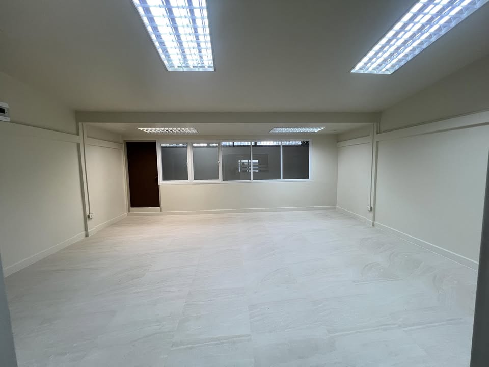Home Office 4 ชั้น ให้เช่า พร้อมเข้าอยู่  พระราม 9 ซอย 7 – ถนนทวีมิตร ใกล้แยก อสมท.   - Image 10