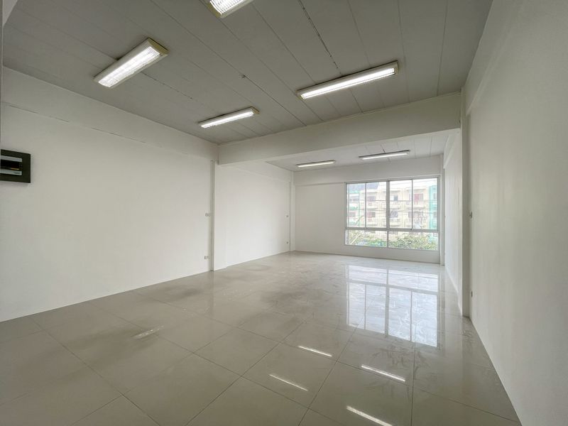 ให้เช่าอาคารพาณิชย์ 4 ชั้น ติดถนนลาซาล (สุขุมวิท 105) บางนา - Image 10