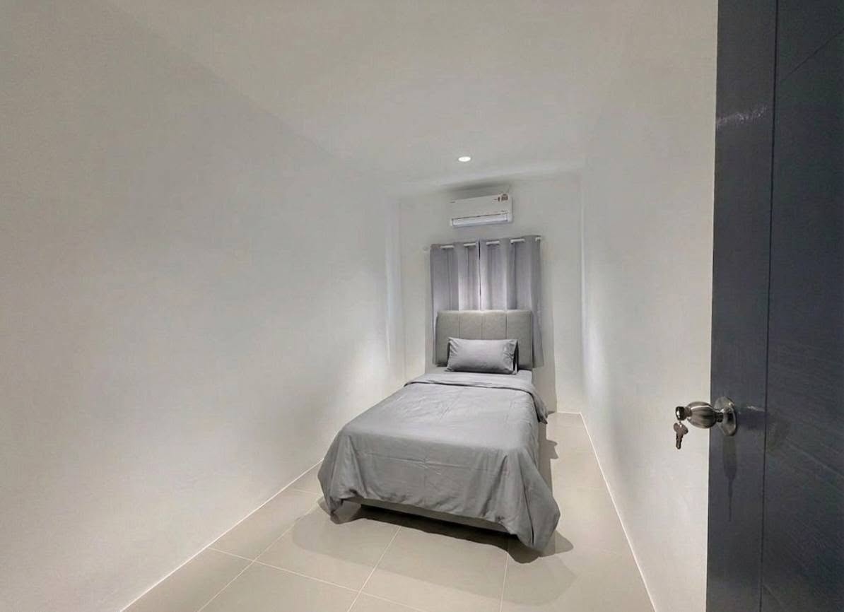 ให้เช่าทาวน์โฮม 2 ชั้น พื้นที่ 24 ตร.ว. พื้นที่ใช้สอย 200 ตร.ม. พร้อมเฟอร์นิเจอร์ใหม่ยกหลัง ซอยวชิรธรรมสาธิต 57 แยก 18  - Image 10