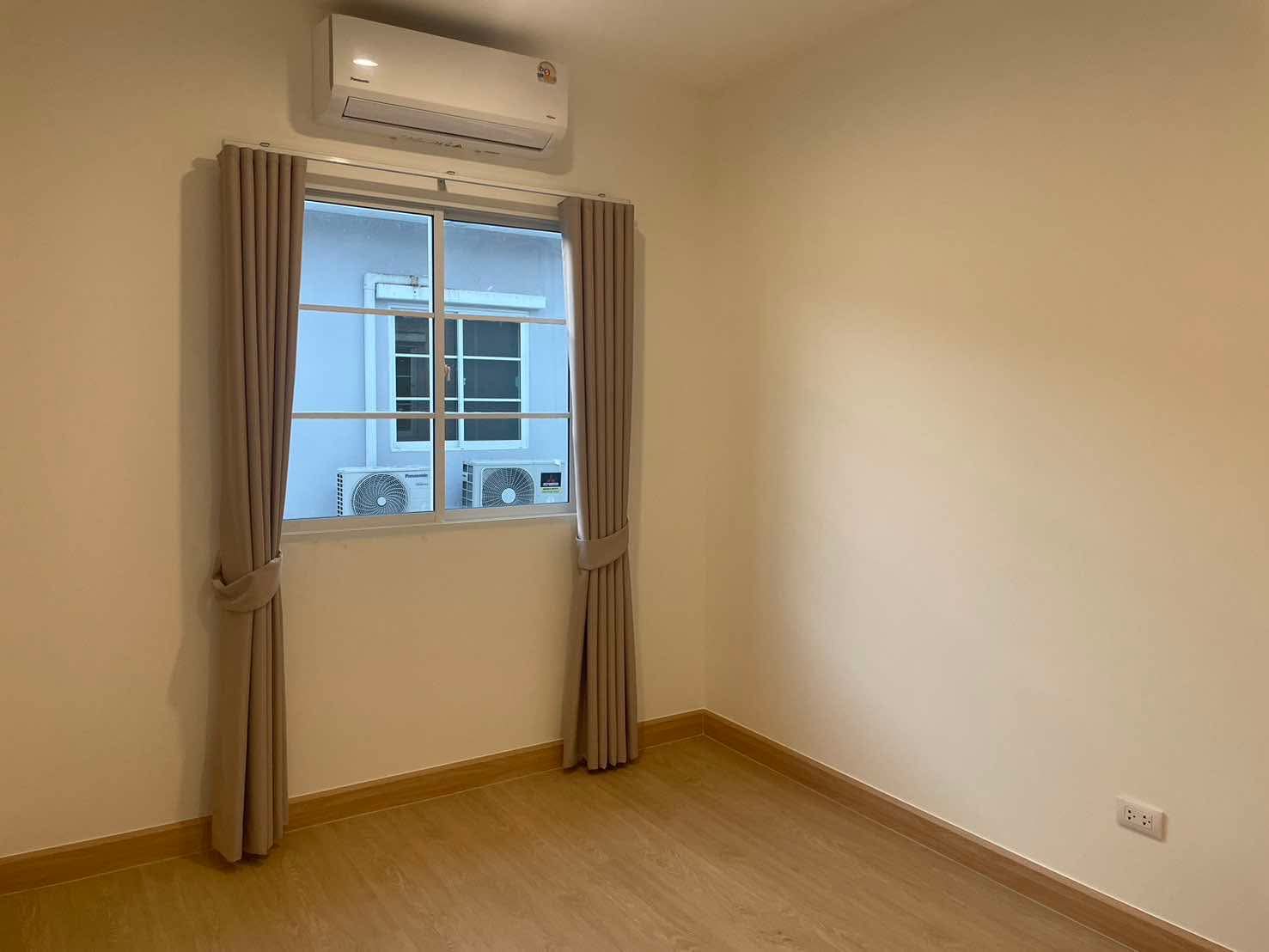 ให้เช่า ทาวน์โฮมใหม่ Richton Suan Luang–Phatthanakan | 3 ห้องนอน 2 ห้องน้ำ | เฟอร์ใหม่ครบ | พร้อมเข้าอยู่ - Image 4