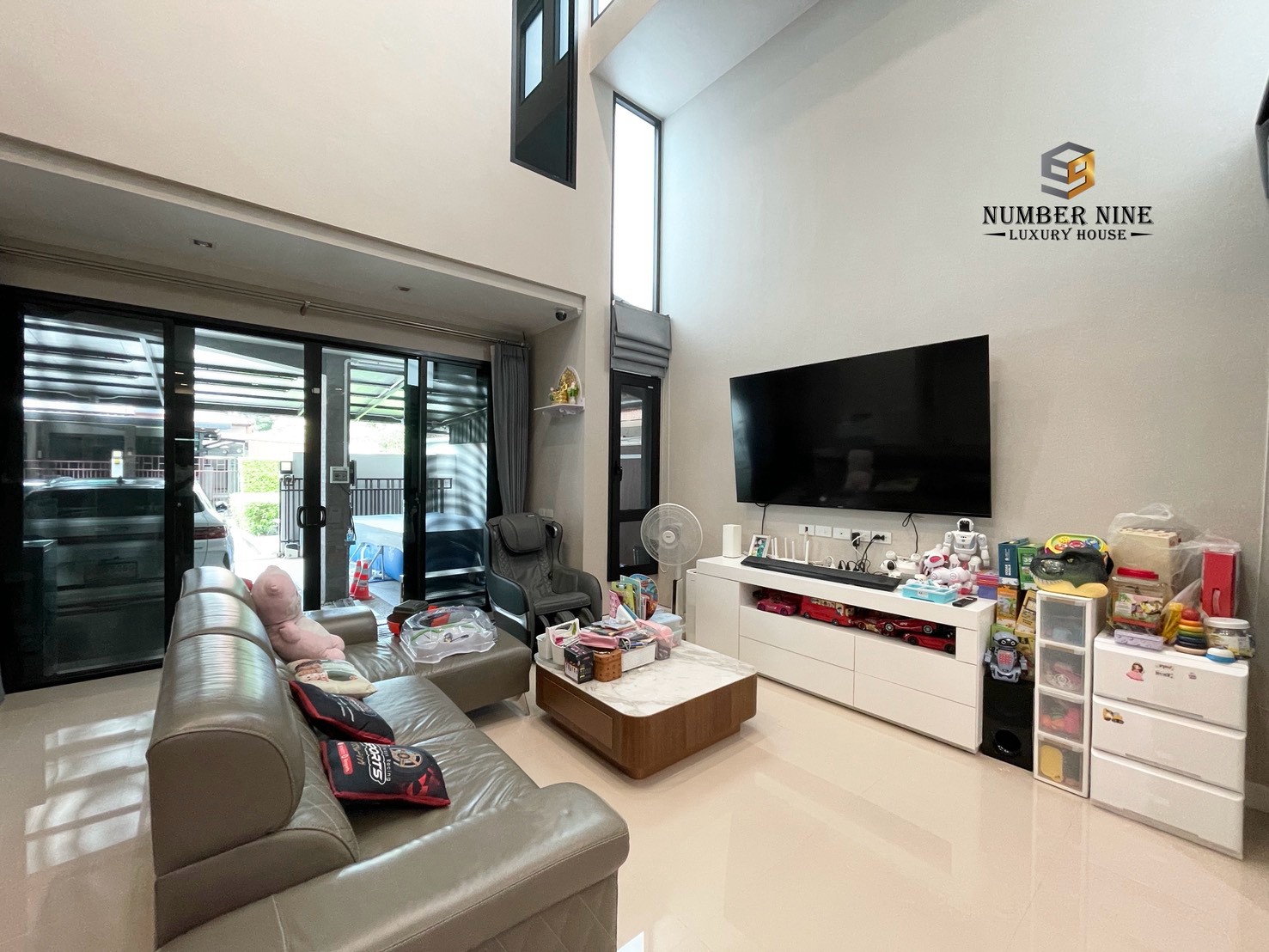 ขายบ้านเดี่ยว 3 ชั้น Supalai Essence Suanluang | หลังริม 77.7 ตร.ว. | 321 ตร.ม. | 5 ห้องนอน | ราคาพิเศษต่ำกว่าต้นทุนกว่า 6 ล้านบาท - Image 9