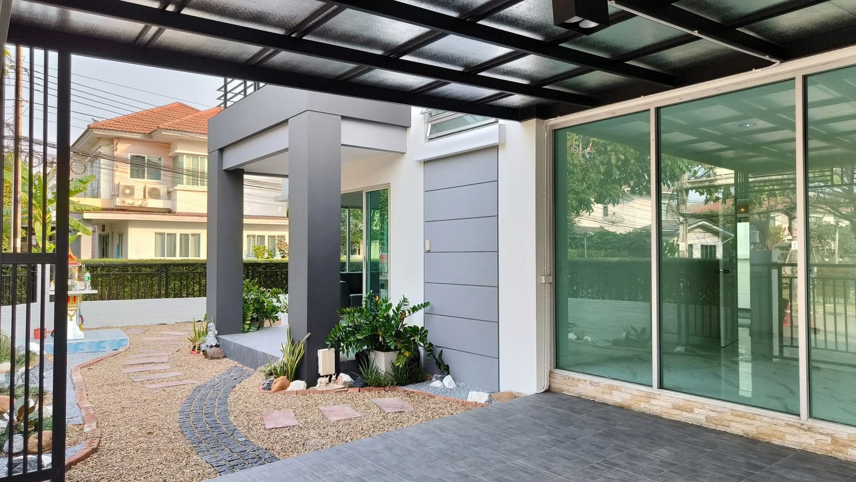 ขาย  ให้เช่า บ้านเดี่ยวหัวมุม Life Bangkok Boulevard รามอินทรา 23 ใกล้ BTS ลาดปลาเค้า เพียง 500 เมตร ลดราคาพิเศษ 500,000 บาท - Image 4