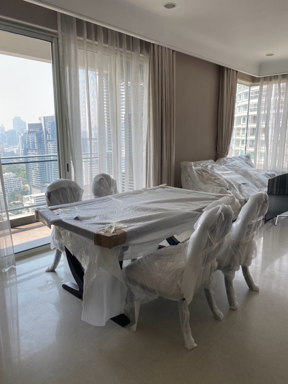 ขาย ให้เช่า คอนโดหรู Q Langsuan | ชั้น 30 | 160 ตร.ม. | 3 ห้องนอน 4 ห้องน้ำ + ห้องแม่บ้าน - Image 3