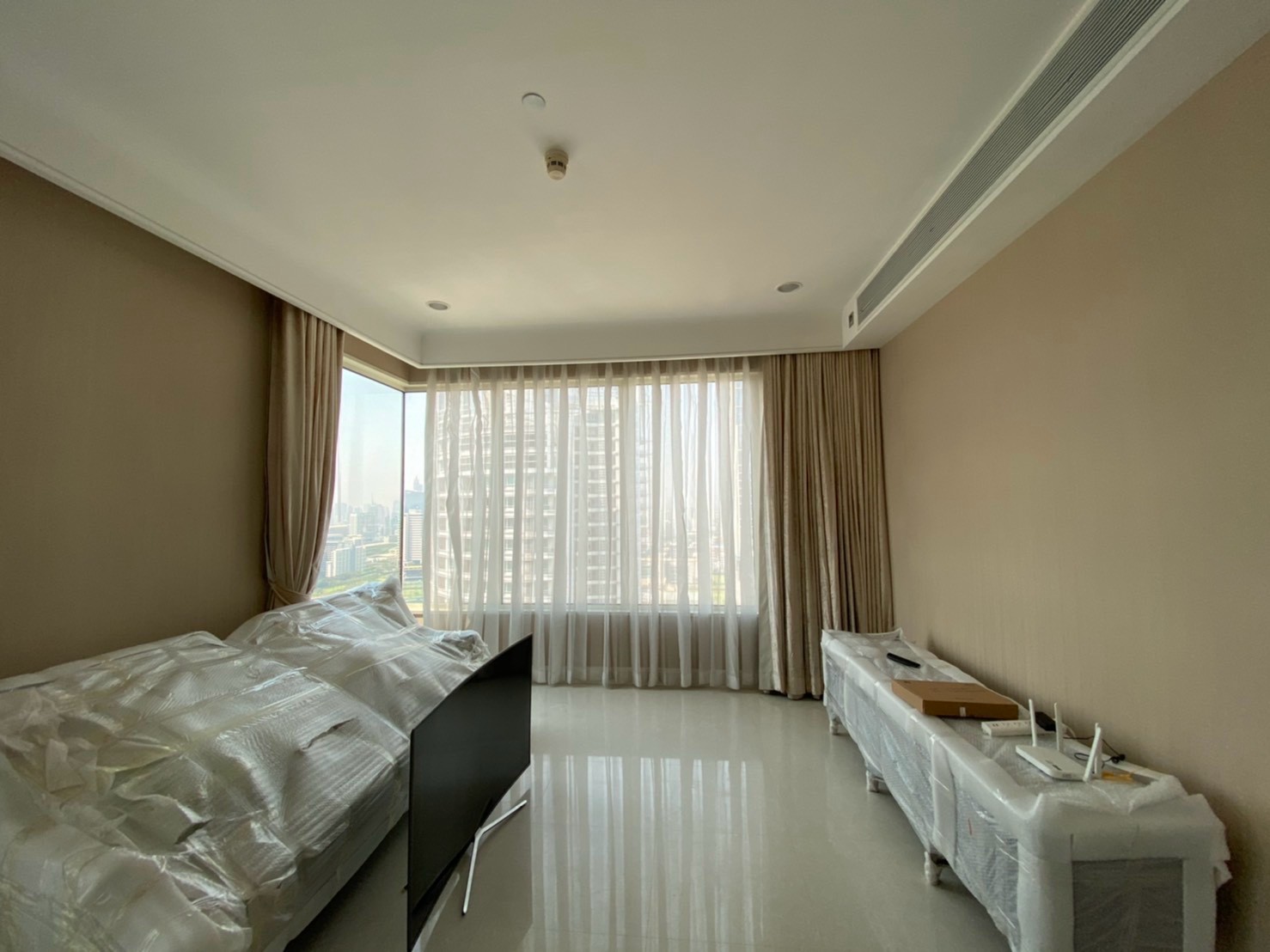 ขาย ให้เช่า คอนโดหรู Q Langsuan | ชั้น 30 | 160 ตร.ม. | 3 ห้องนอน 4 ห้องน้ำ + ห้องแม่บ้าน - Image 4