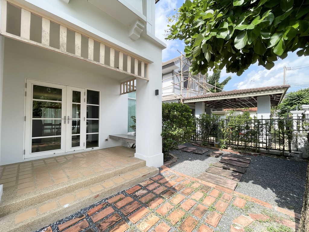 ขายบ้านเดี่ยว ลัดดารมย์ วัชรพล โครงการ 3 | 85.8 ตร.ว. | 250 ตร.ม. | 3 ห้องนอน 4 ห้องน้ำ | พร้อมเรือนรับรอง - Image 3