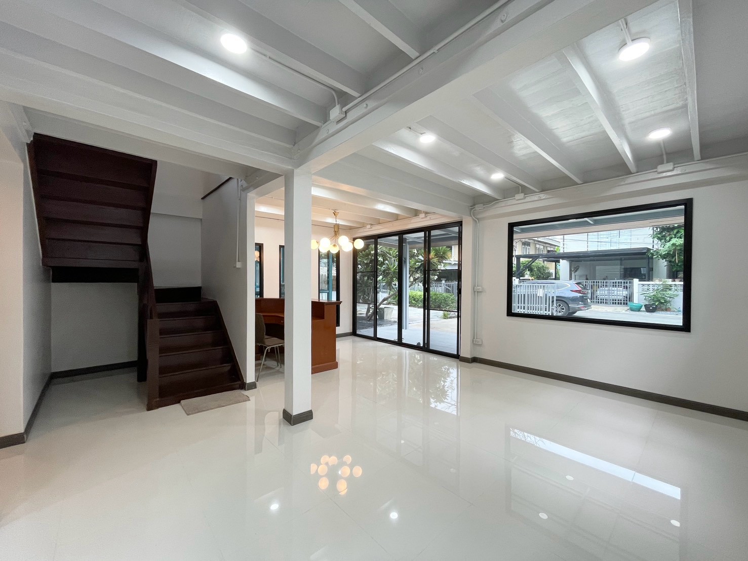 ขายบ้านเดี่ยว 2 หลังในพื้นที่เดียวกัน ประชาชื่น 12 | ที่ดิน 83 ตร.ว. | รีโนเวทใหม่ | เหมาะอยู่อาศัย + ทำธุรกิจ / คาเฟ่ / ร้านอาหาร - Image 7