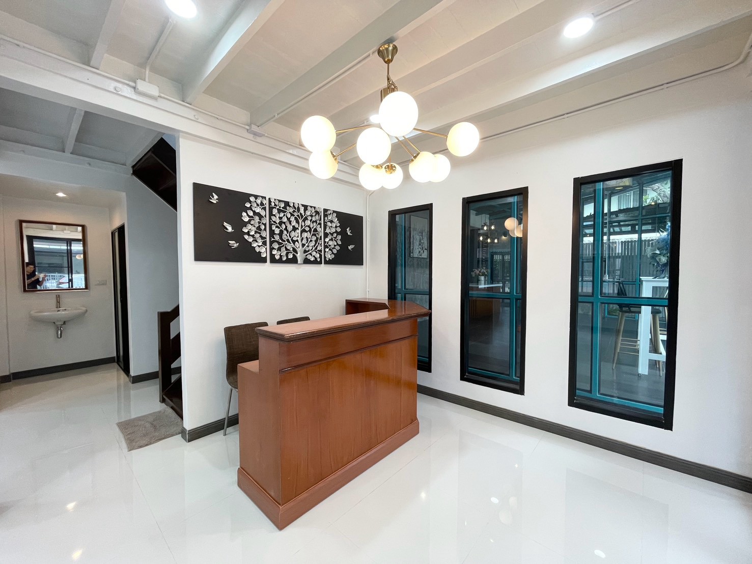 ขายบ้านเดี่ยว 2 หลังในพื้นที่เดียวกัน ประชาชื่น 12 | ที่ดิน 83 ตร.ว. | รีโนเวทใหม่ | เหมาะอยู่อาศัย + ทำธุรกิจ / คาเฟ่ / ร้านอาหาร - Image 8