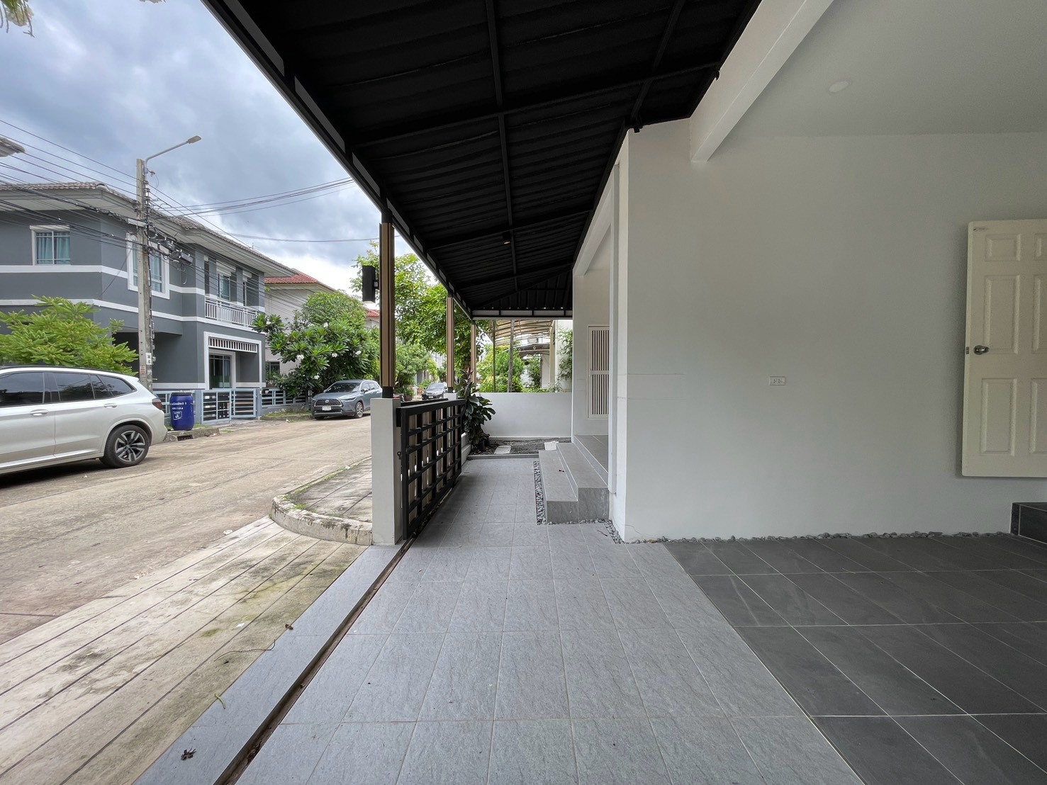 ขาย บ้านเดี่ยวรีโนเวทใหม่ พร้อมพัฒน์ 1 หทัยราษฎร์ 39 แต่งสไตล์ MUJI Minimal พร้อมเข้าอยู่ ราคาคุ้มกว่าหลังอื่น - Image 4