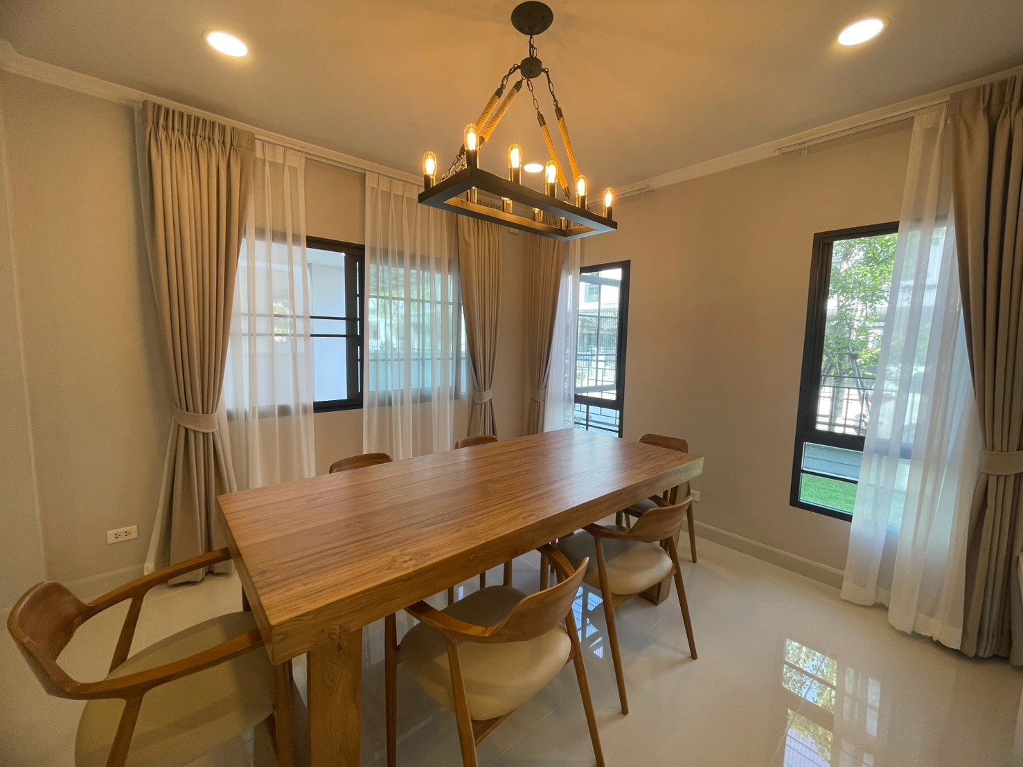 ให้เช่า บ้านเดี่ยว CENTRO Bangna | 4 ห้องนอน 5 ห้องน้ำ | 268 ตร.ม. | ติดสนามกอล์ฟเมืองแก้ว | ใกล้ Mega Bangna - Image 9