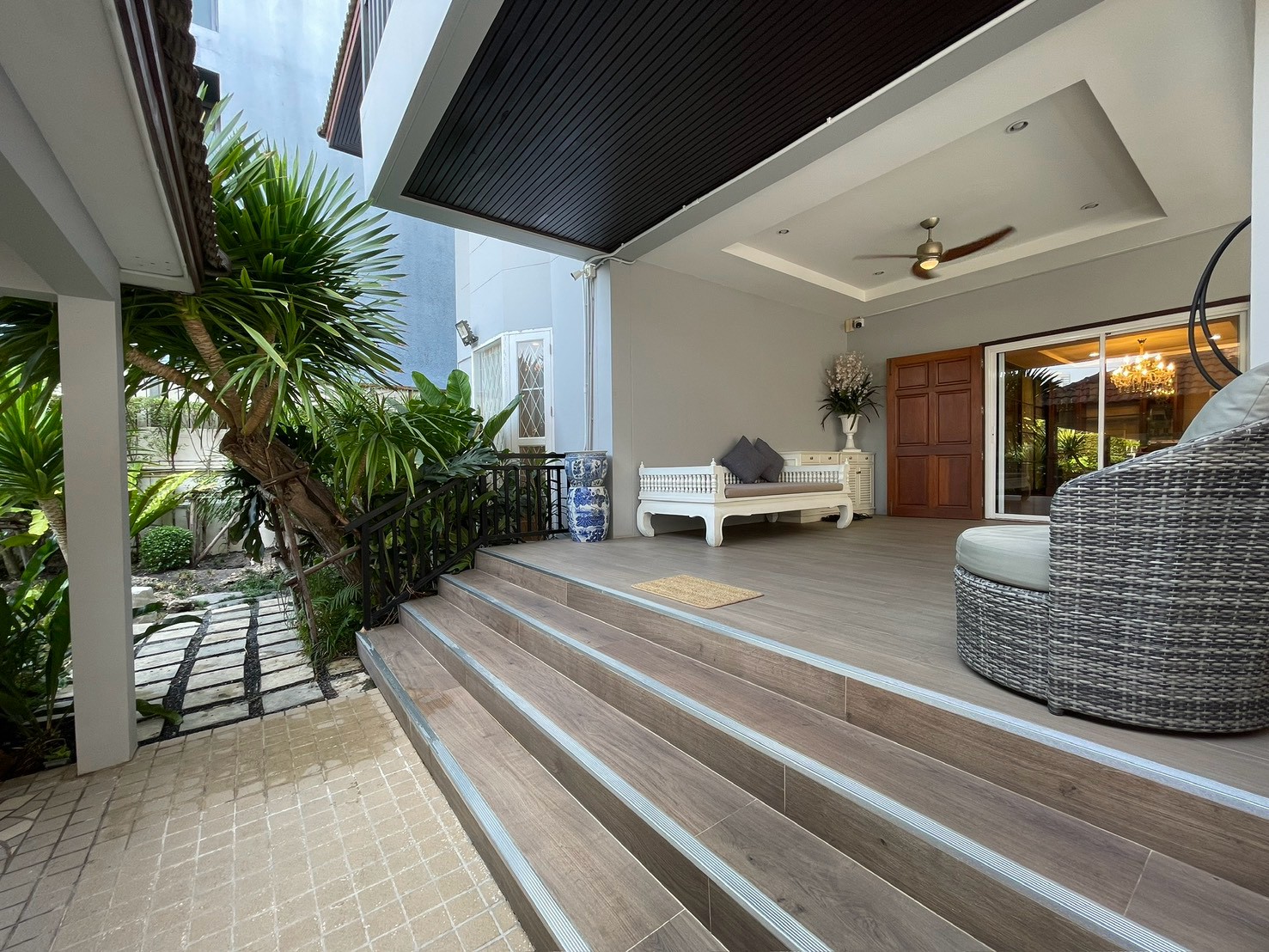 ให้เช่า บ้านเดี่ยว 3 ชั้น ทองหล่อ 25 | ที่ดิน 112 ตร.ว. | พื้นที่ใช้สอย 420 ตร.ม. | 5 ห้องนอน | ใจกลางทองหล่อ - Image 4