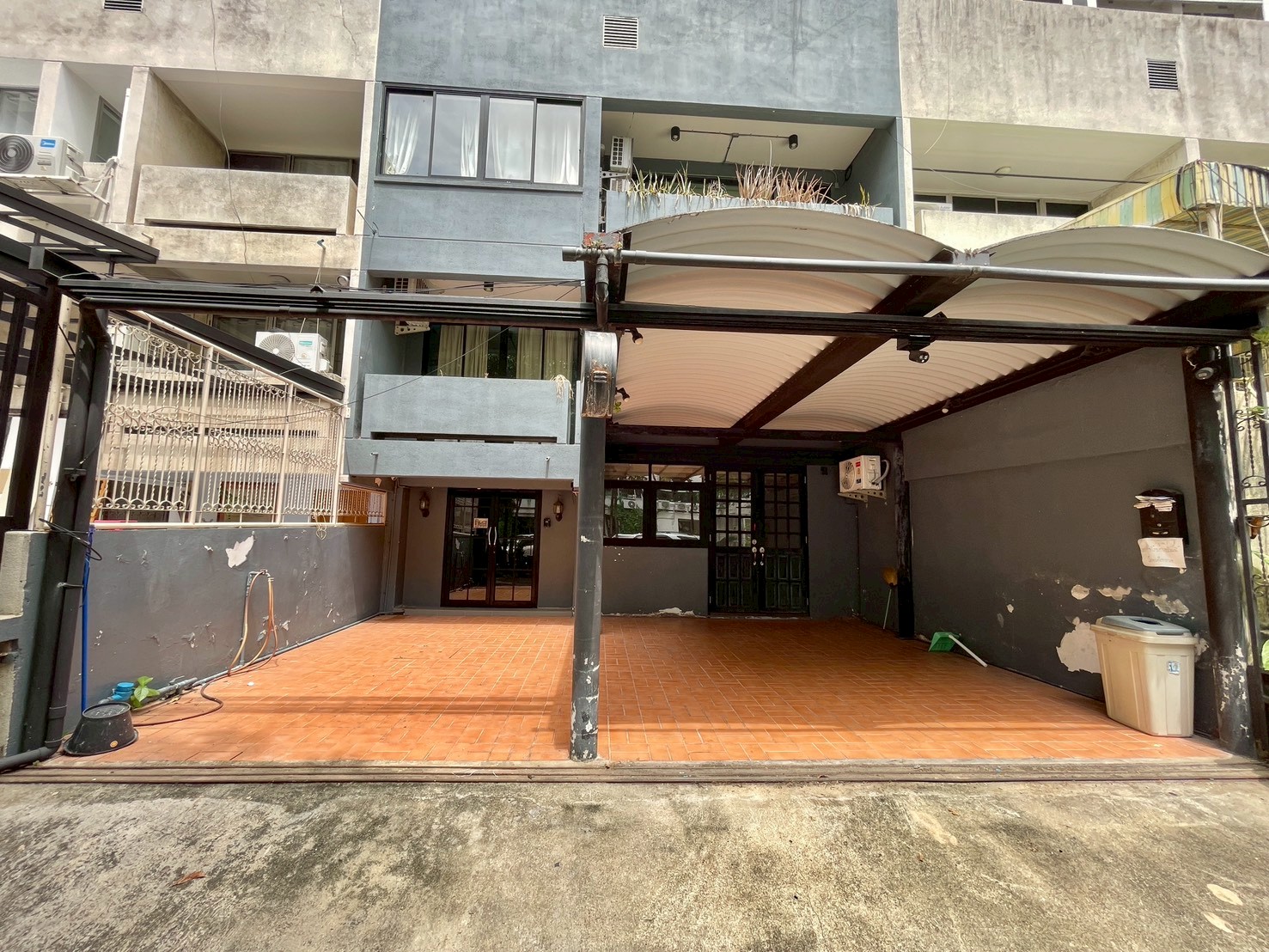 ให้เช่า ทาวน์โฮมขนาดใหญ่ ใจกลางสาทร – ถนนปั้น (Pan Road) - Image 5