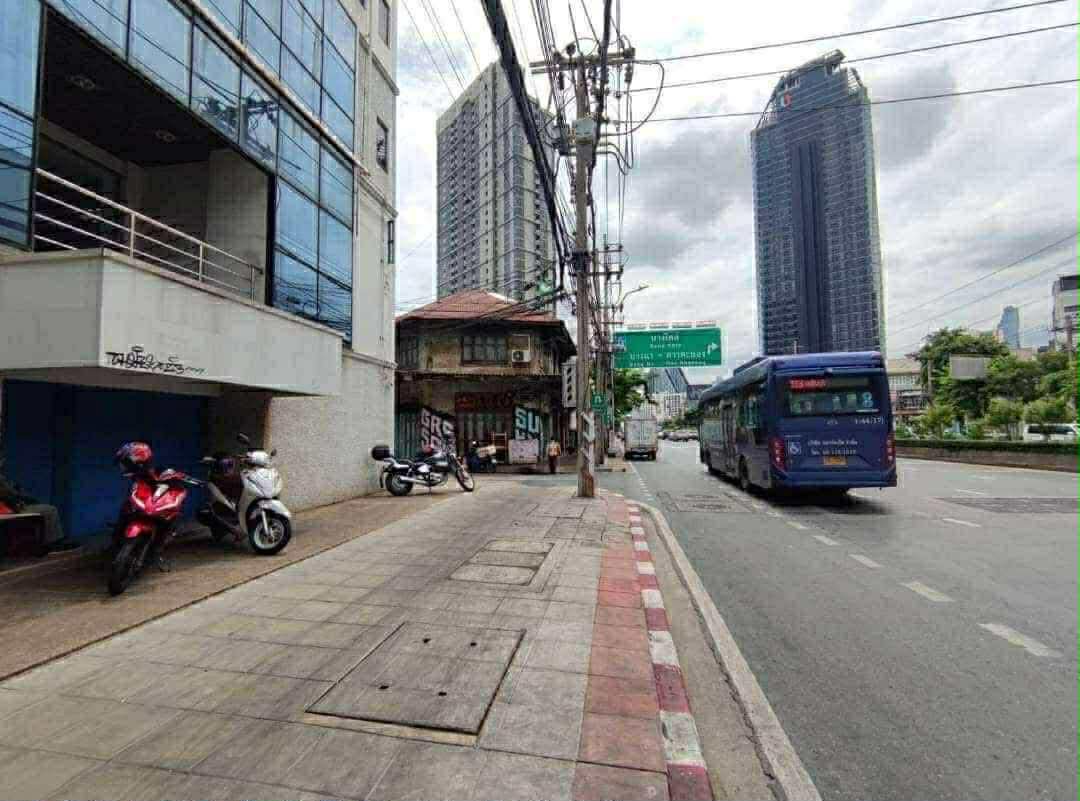 ให้เช่า อาคารเดี่ยว 4 ชั้น ติดถนนพระราม 4 ใกล้ MRT หัวลำโพง เพียง 200 เมตร ทำเล CBD เหมาะสำนักงานใหญ่ คลินิก โชว์รูม และสำนักงาน - Image 7