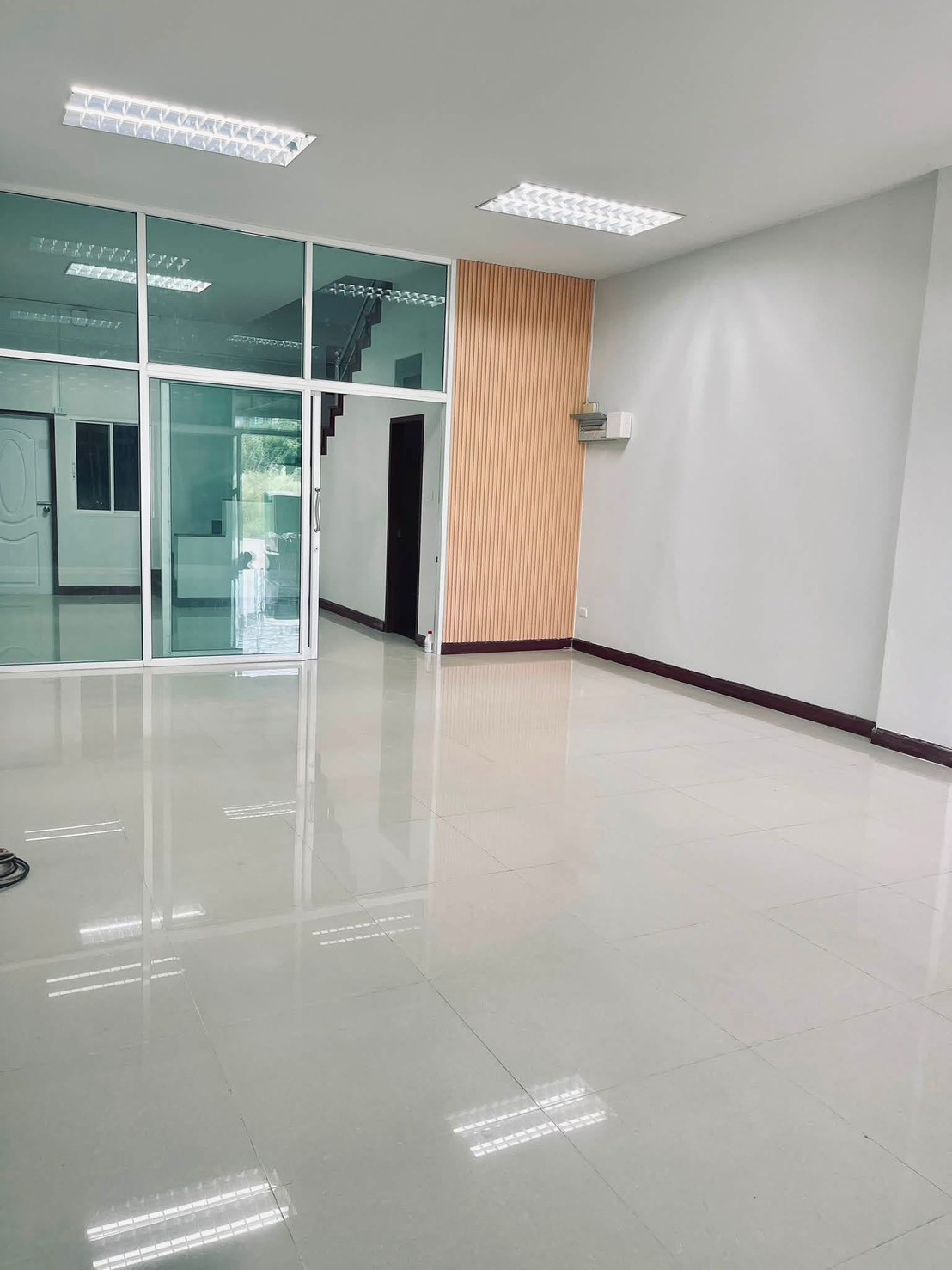ให้เช่า อาคารพาณิชย์ 3 ชั้น ติดถนนใหญ่บัวนครินทร์ (บางนา กม.5) เหมาะทำตึกแถว/โฮมออฟฟิศ/หน้าร้าน - Image 4