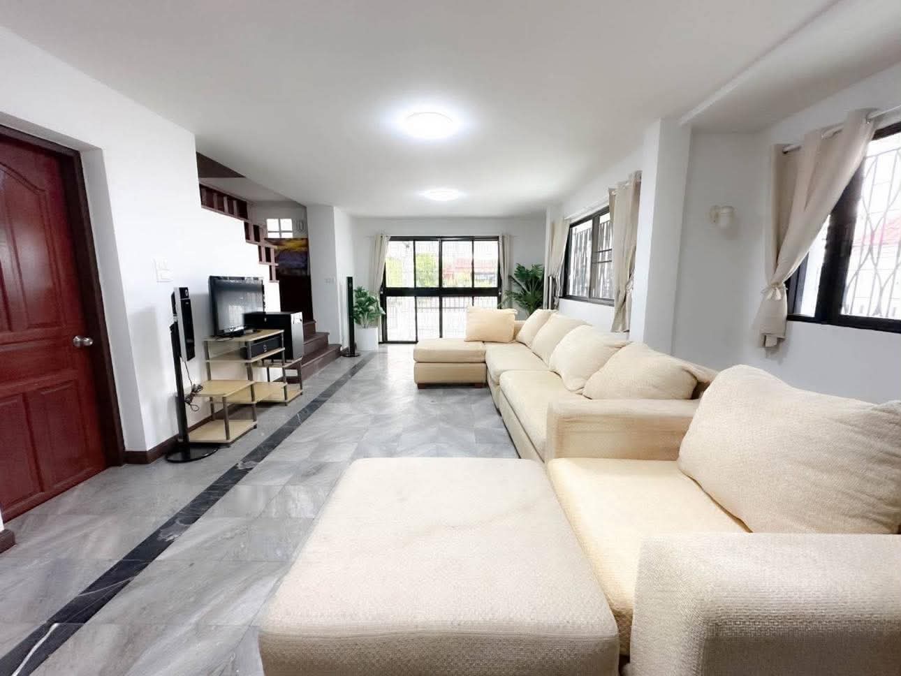 ให้เช่า บ้านแฝด 4 ชั้น Home Avenue สุขุมวิท 101/1 | Pet Friendly | 3 ห้องนอน 4 ห้องน้ำ | Fully Furnished - Image 3
